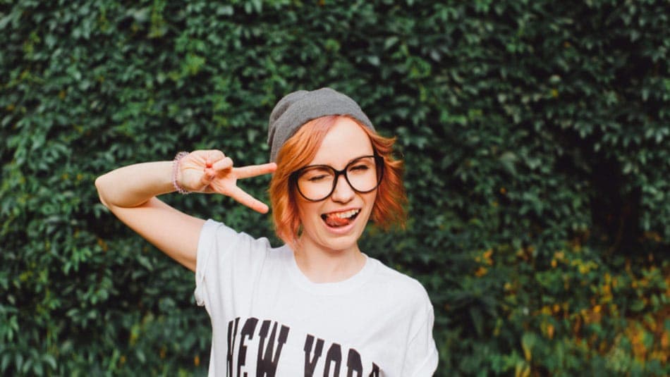 Как фотографироваться в очках: 8 профессиональных советов